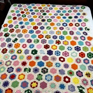 VTG Handmade Multicolor Crochet Hexagon Blanket Cottagecore See Measurements